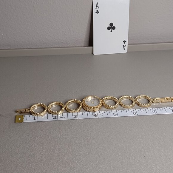 Untested Cute Gold Tone Circle Band Watch - Picture 8 of 9